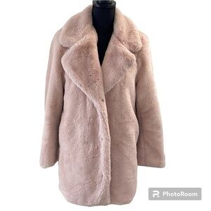 Reserved fluffy coat🆕